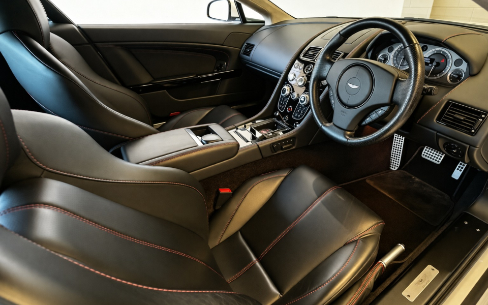 Aston Martin V8 Vantage Coupe Black #3