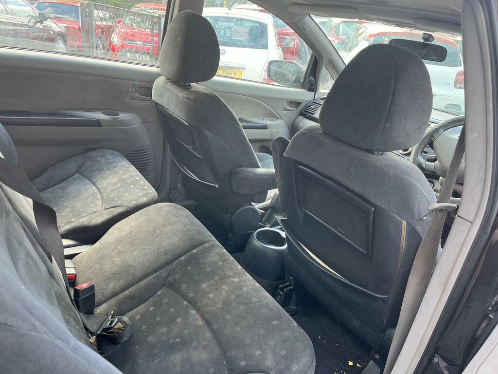 Mitsubishi Grandis Equippe Silver #6