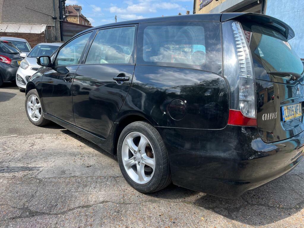 Mitsubishi Grandis Equippe Silver #3