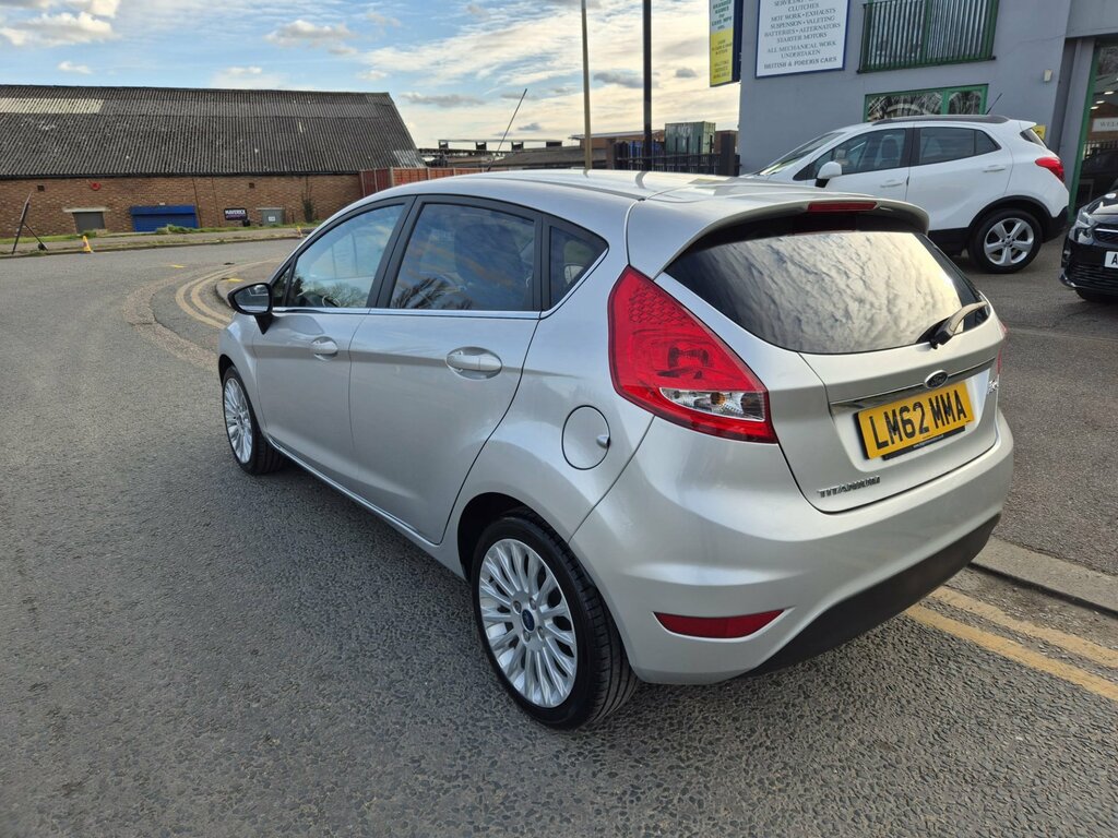 Ford Fiesta 1.4 Titanium Hatchback 130 Gkm Silver #3