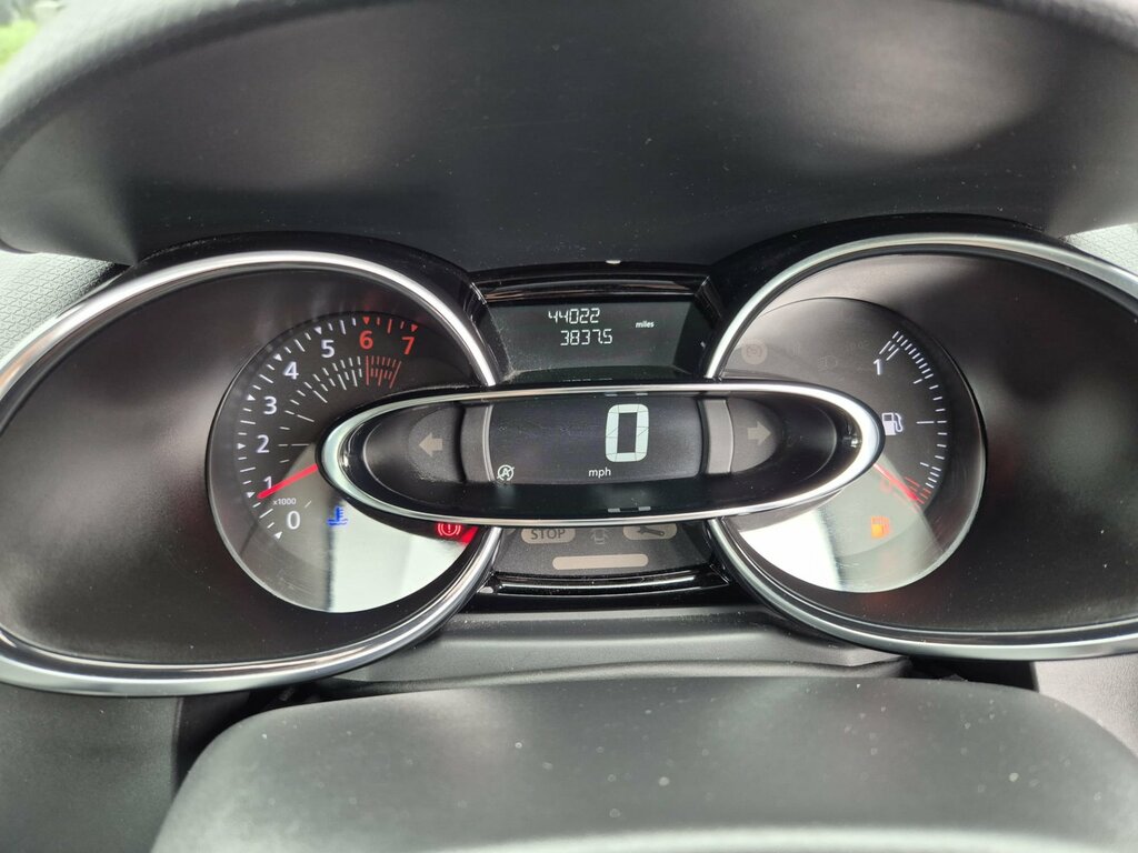 Renault Clio 0.9 Tce Dynamique Nav Hatchback FN67WXC Red #5