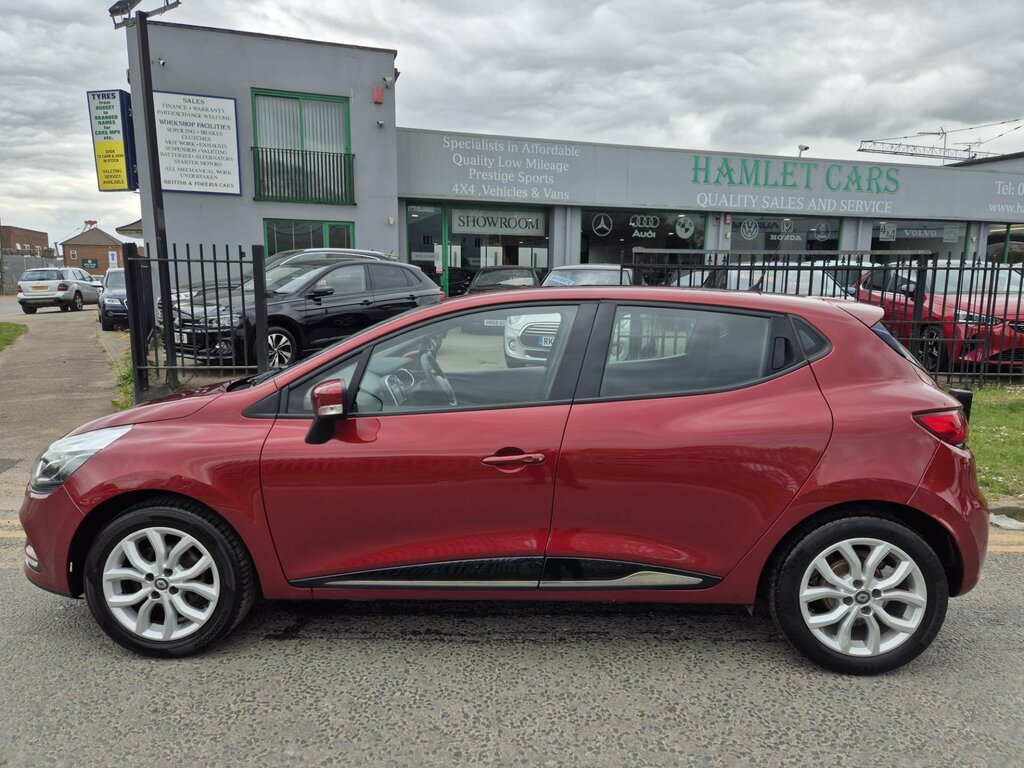 Renault Clio 0.9 Tce Dynamique Nav Hatchback FN67WXC Red #2