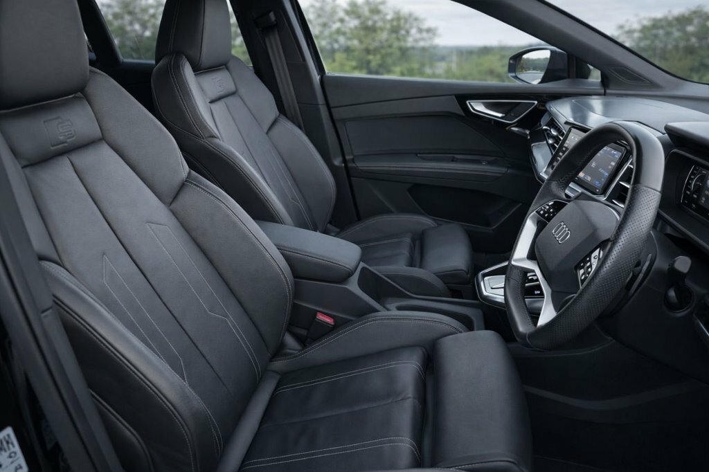 Audi Q4 E Tron Suv MM73OYU Black #4