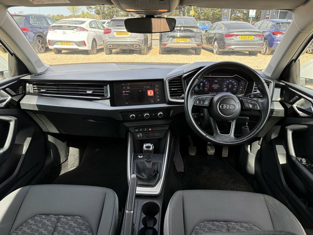 Audi A1 1L Sport GU69PGV White #4