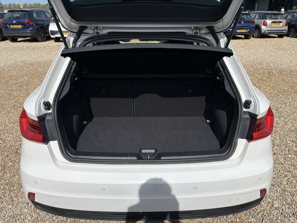 Audi A1 1L Sport GU69PGV White #6