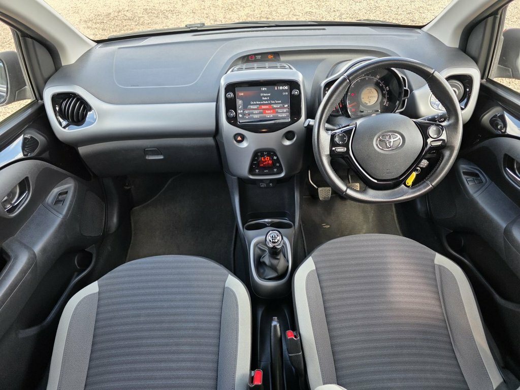 Toyota Aygo 1L X-trend AE19VVP Black #5