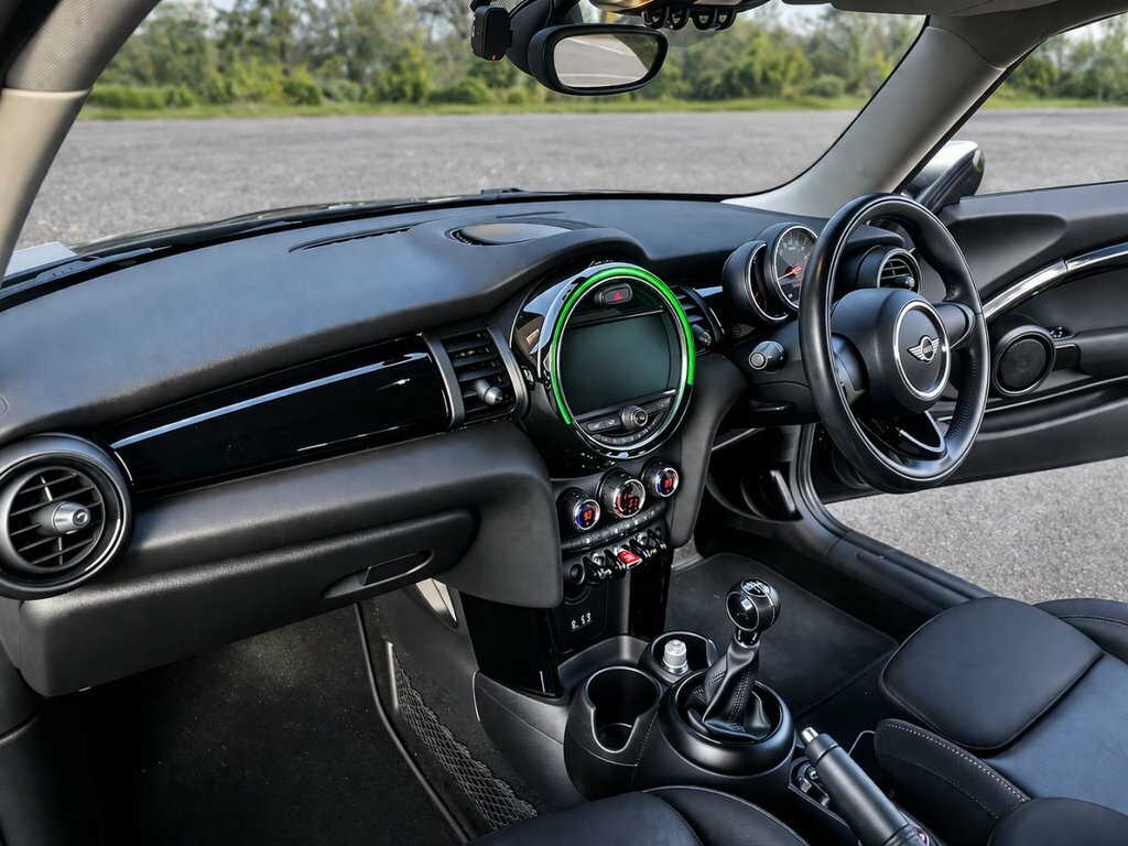 Mini Hatch 1.5L Cooper Seven BP18AAK Black #4