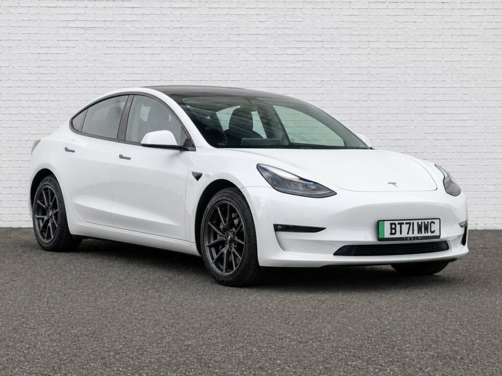 Tesla Model 3 Saloon White