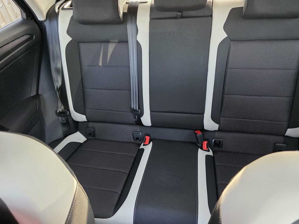 Volkswagen T-Roc 1.6L Sel DH19KUG Black #5