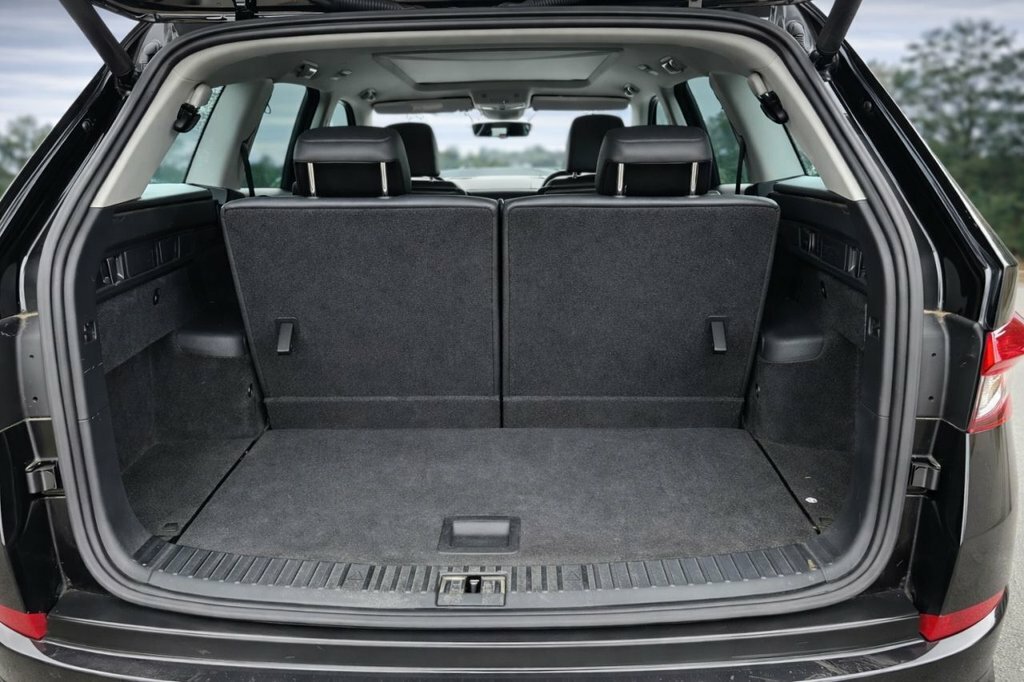 Skoda Kodiaq 2L Laurin Klement GK21NCC Black #6
