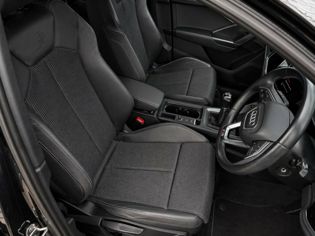 Audi Q3 1.5L S Line EN21OOU Grey #5