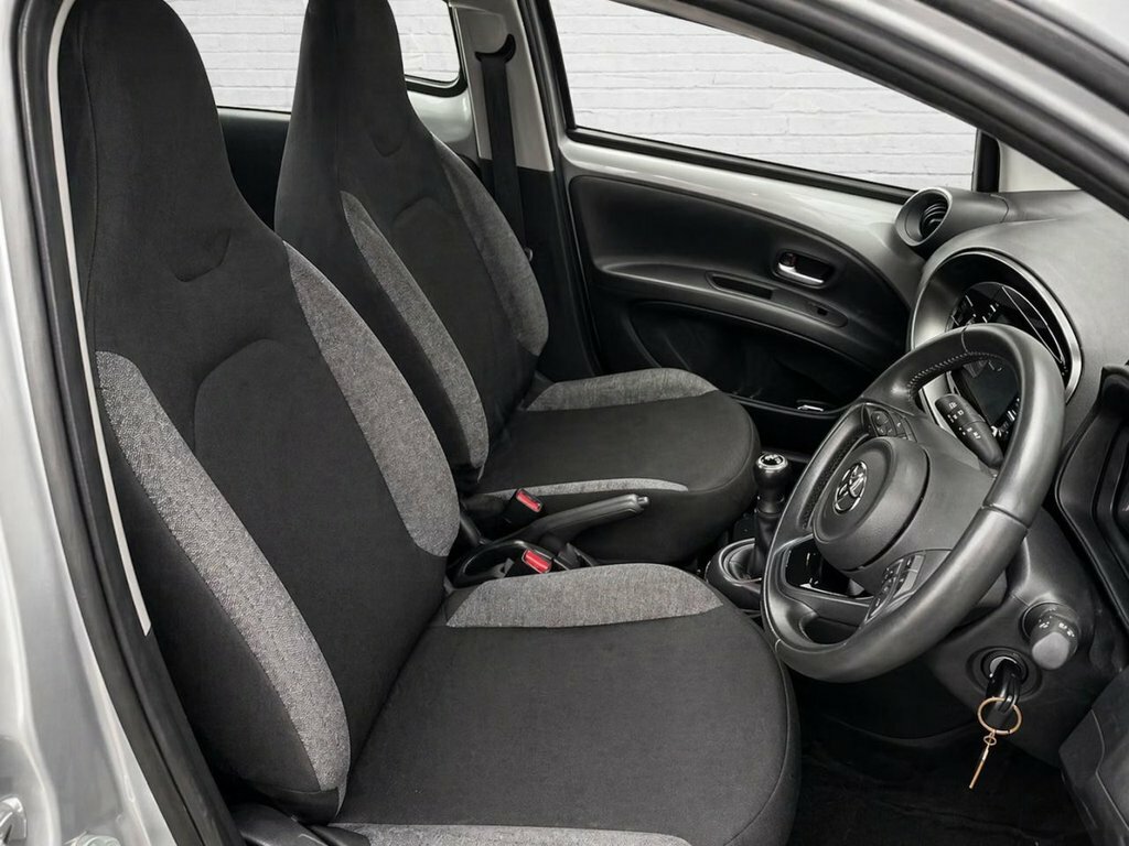 Toyota Aygo X 1L Pure ND72JWA Silver #5