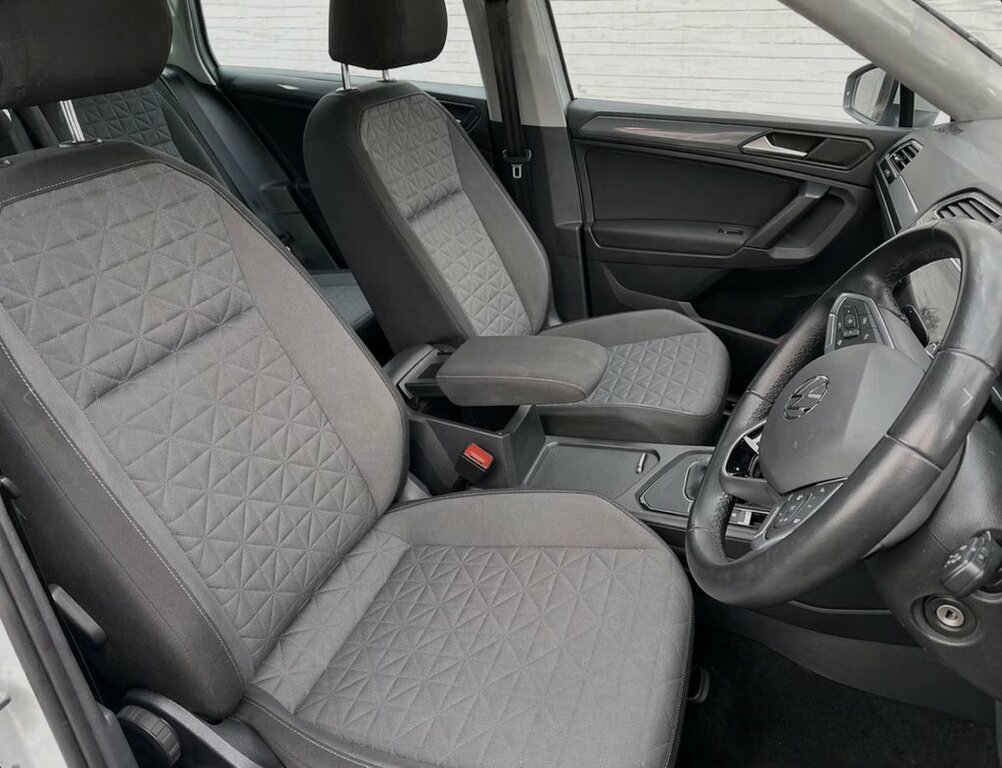 Volkswagen Tiguan 1.5L Life YO22RZJ White #5