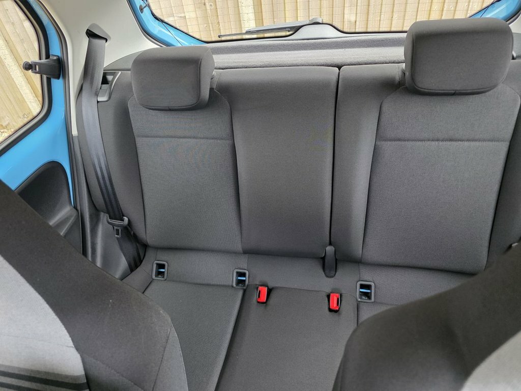 Volkswagen e-Up Hatchback YE73VZA Blue #5