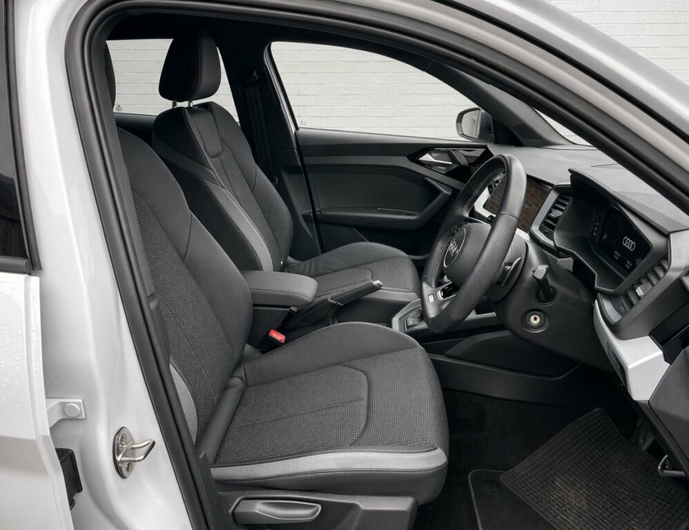 Audi A1 1.5L Black Edition GX72XNT White #5