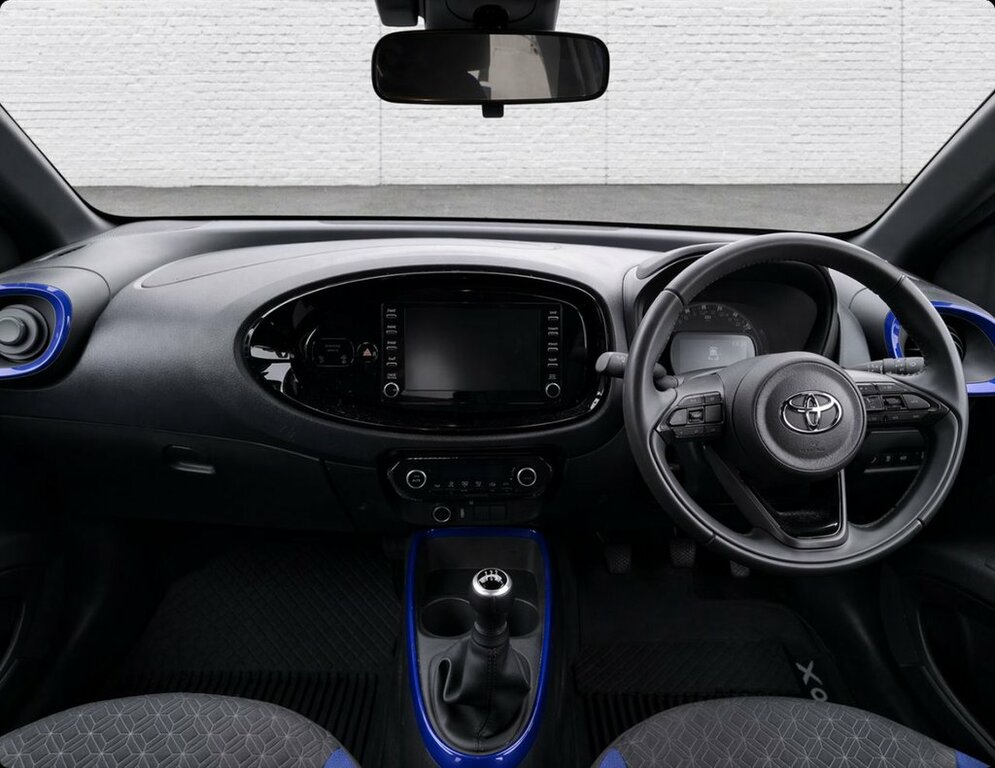 Toyota Aygo X 1L Edge GU73XXD Blue #4