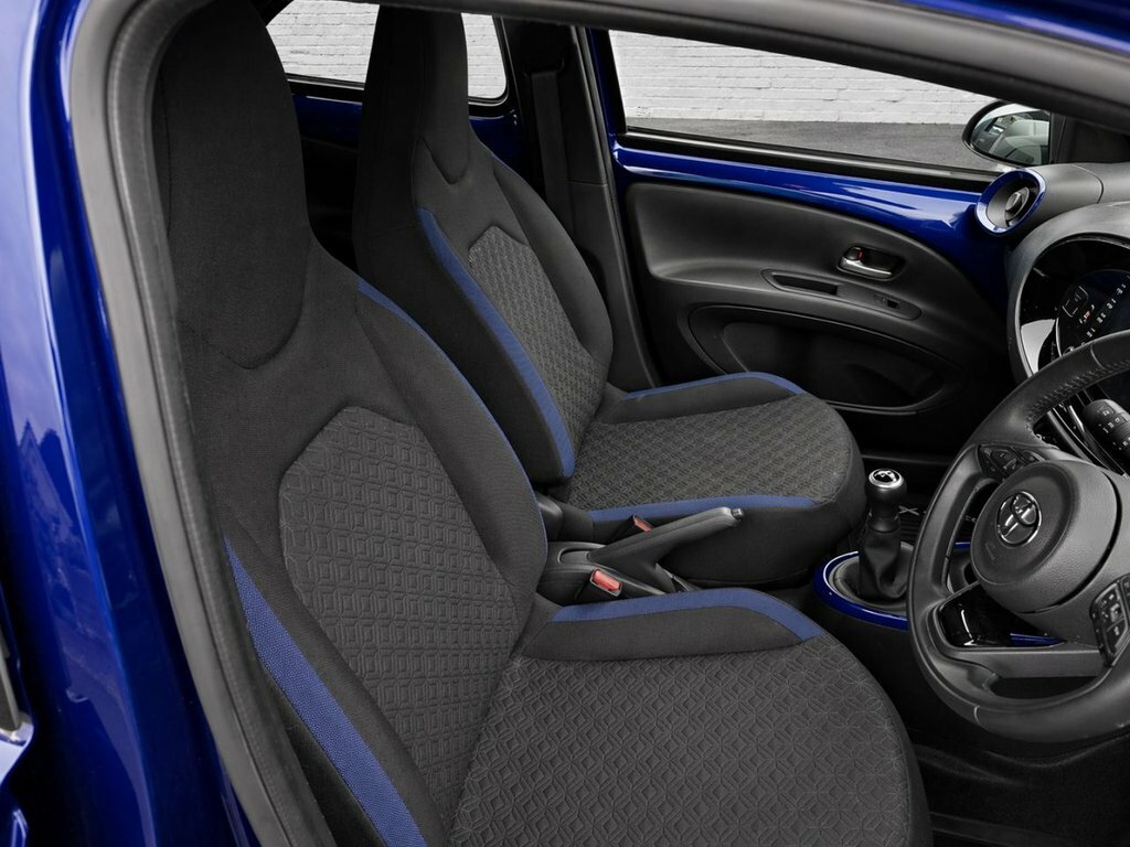 Toyota Aygo X 1L Edge GU73XXD Blue #5