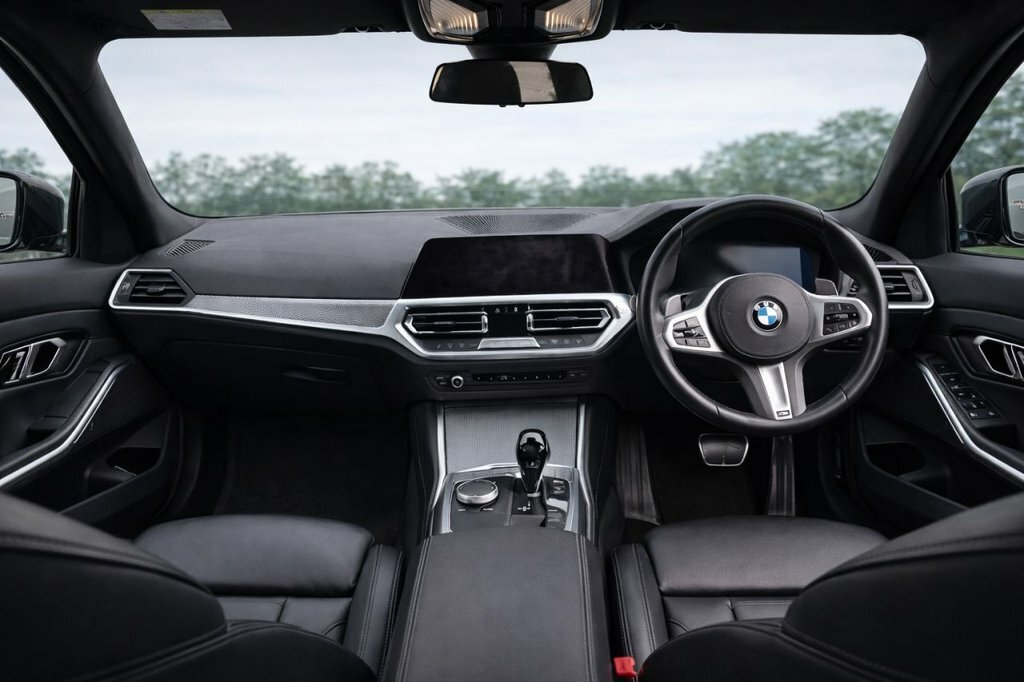 BMW 3 Series 2L M Sport BU19WZE Black #4