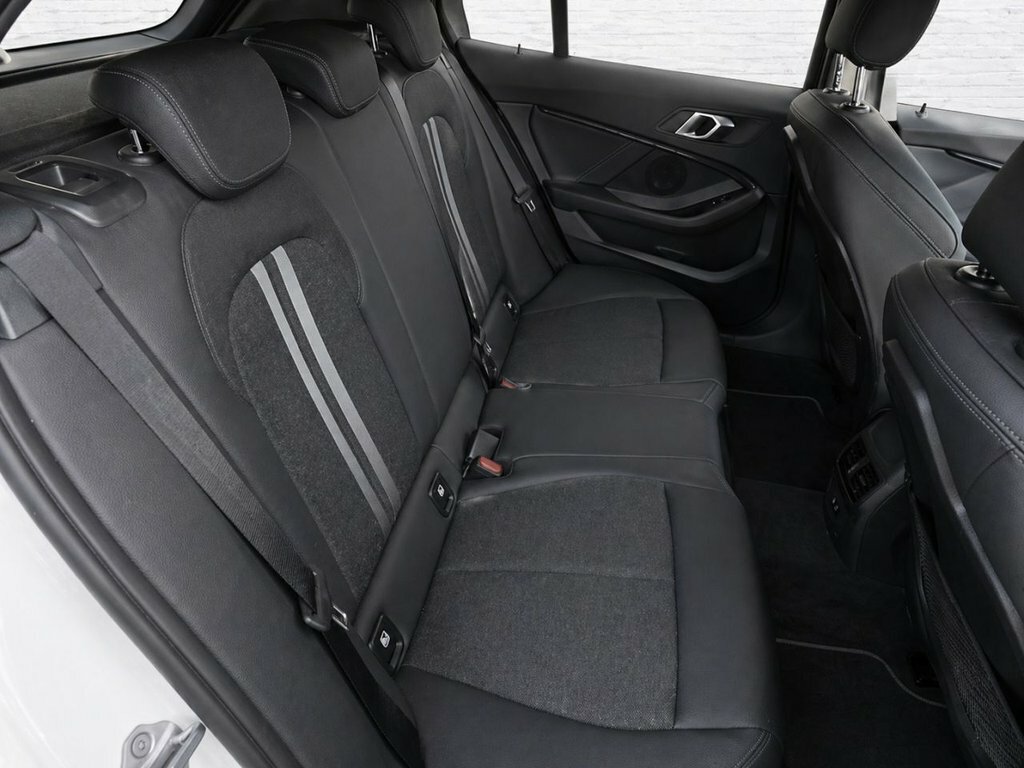 BMW 1 Series 2L Sport YJ21UOO White #5