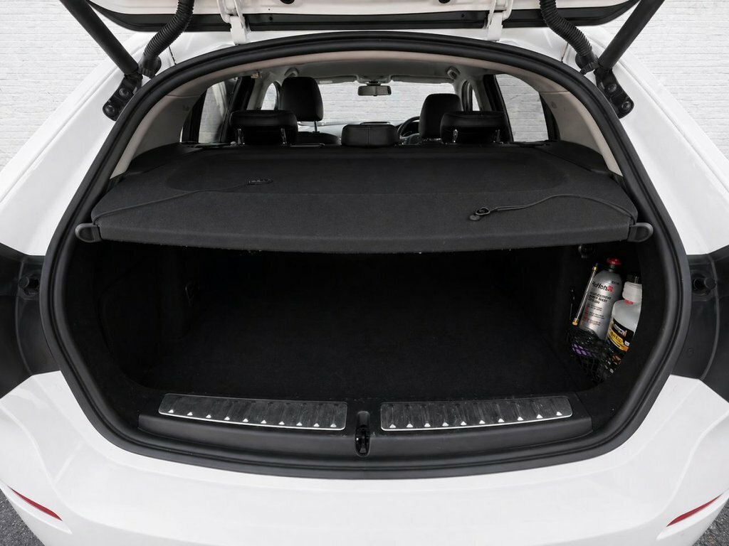 BMW 1 Series 2L Sport YJ21UOO White #6