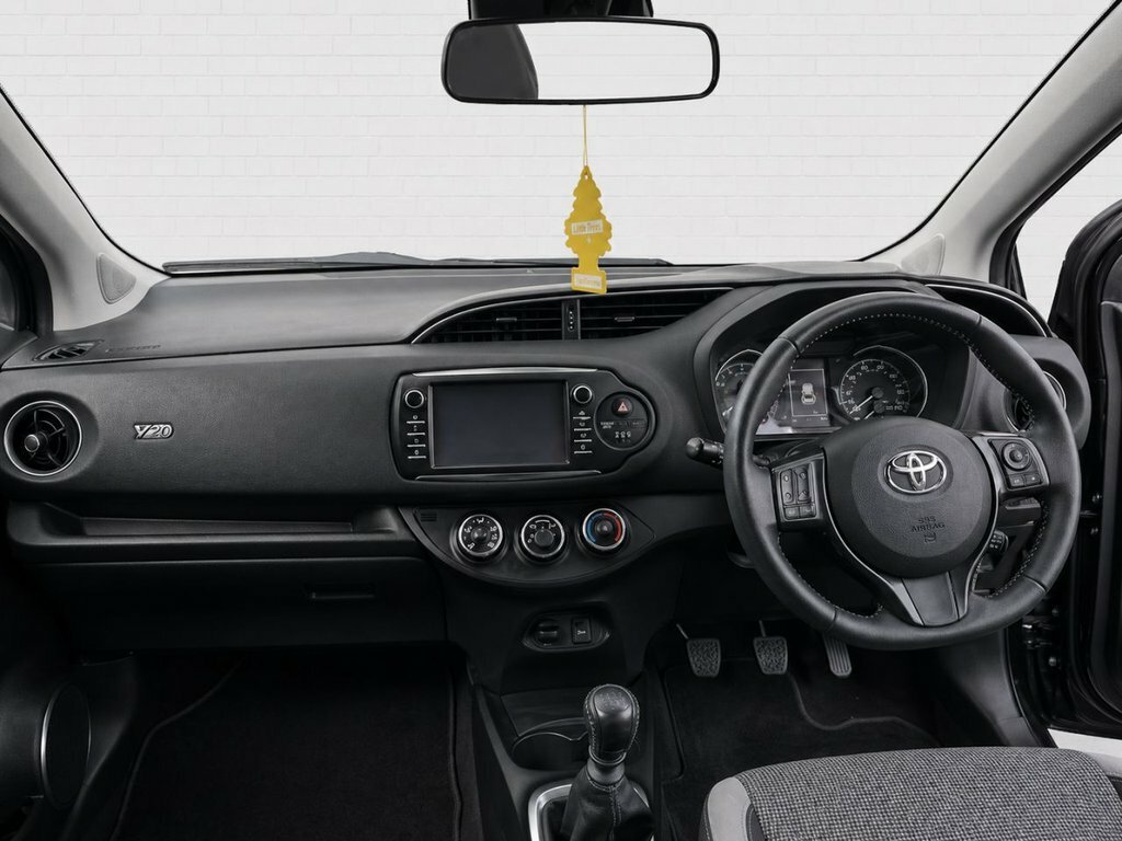 Toyota Yaris 1.5L Y20 Bi-tone LR70FWK Black #4