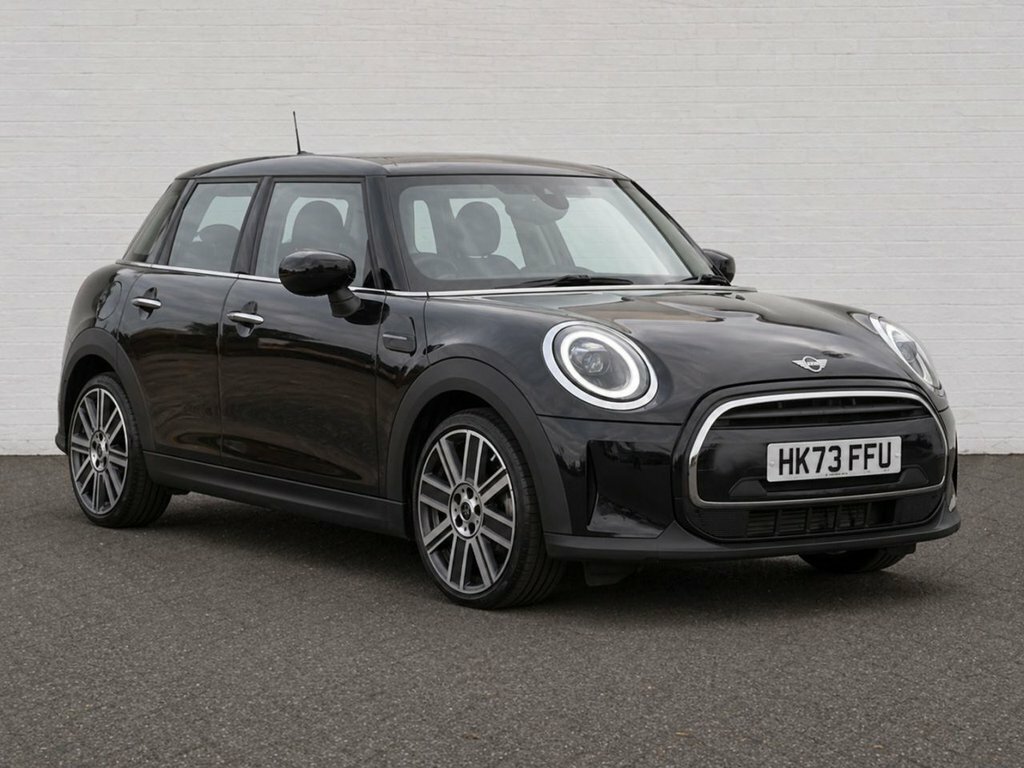 Mini Hatch 1.5L Cooper Exclusive Black