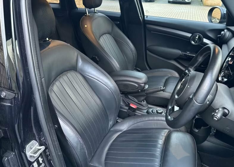 Mini Hatch 1.5L Cooper Exclusive HK73FFU Black #6