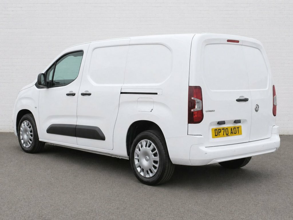 Vauxhall Combo 1.5L Sportive DP70AOT White #2