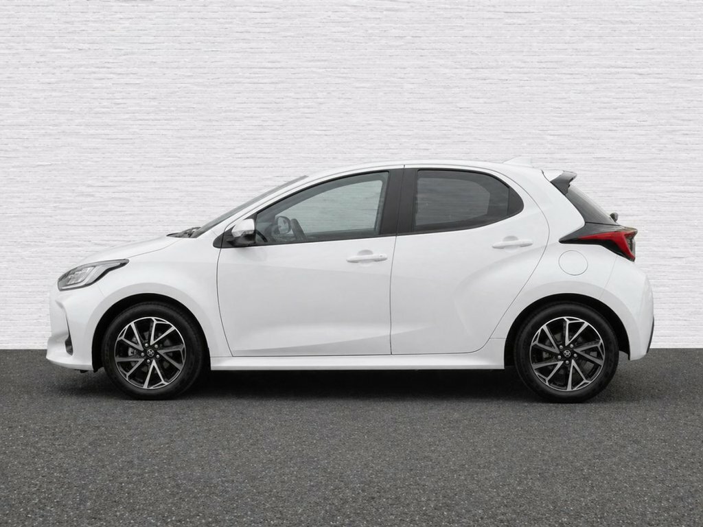 Toyota Yaris 1.5L Design AO22YHG White #2