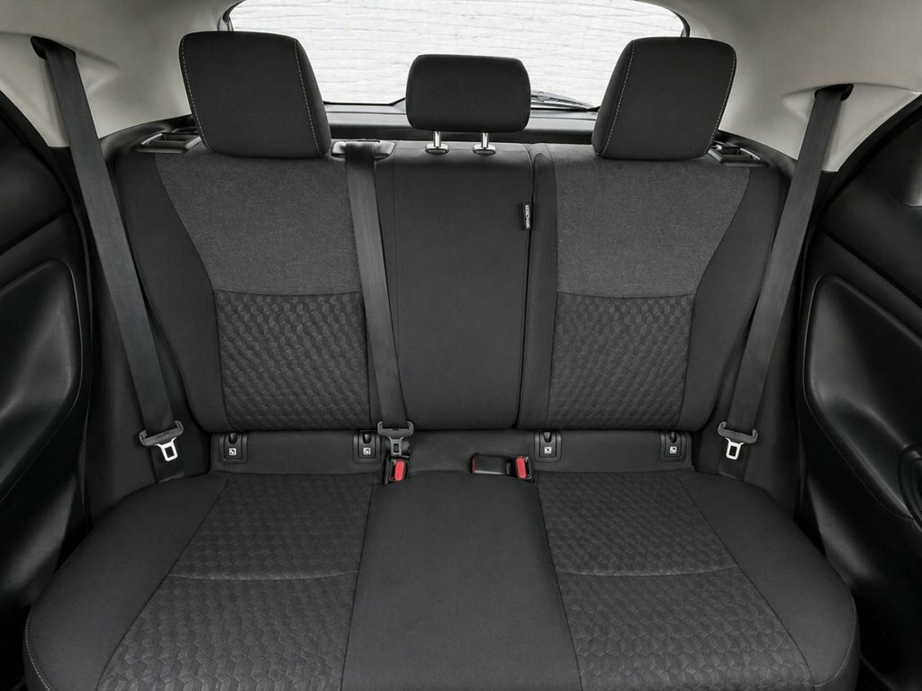 Toyota Yaris 1.5L Design AO22YHG White #5