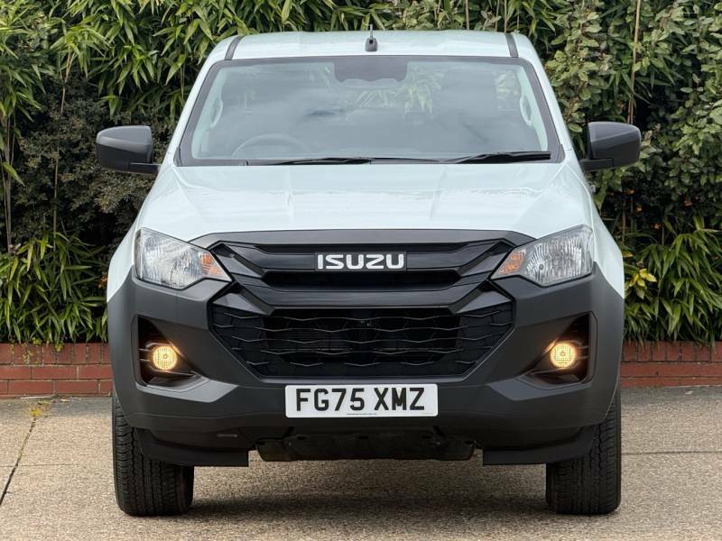 Isuzu D-Max 1.9 Utility Double Cab 4X4 - 2025 75 FG75XMZ White #2