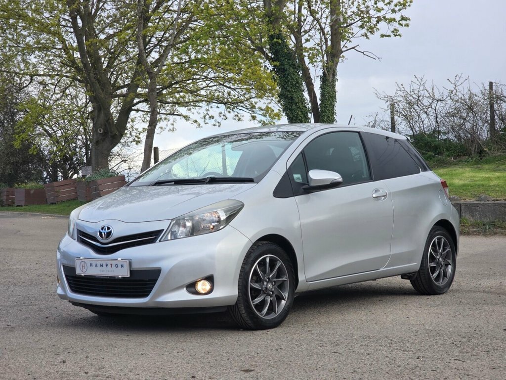 Toyota Yaris 1.3L Trend DE62UVL Silver #5