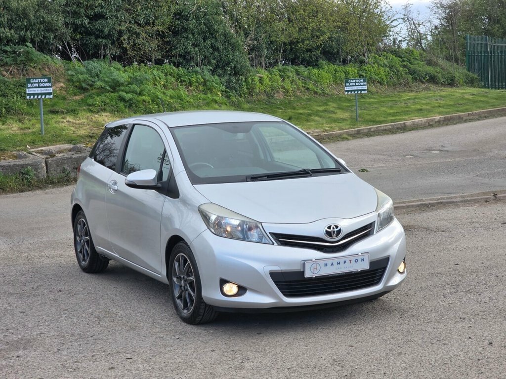 Toyota Yaris 1.3L Trend DE62UVL Silver #2