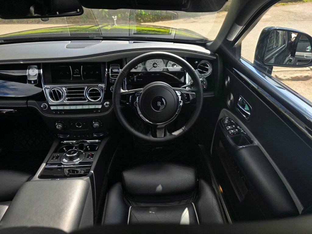 Rolls-Royce Ghost V12 Ewb White #23