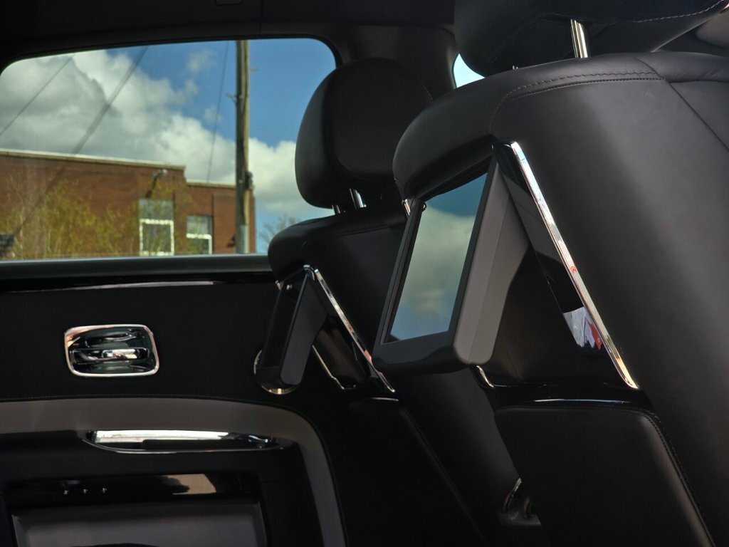 Rolls-Royce Ghost V12 Ewb White #37