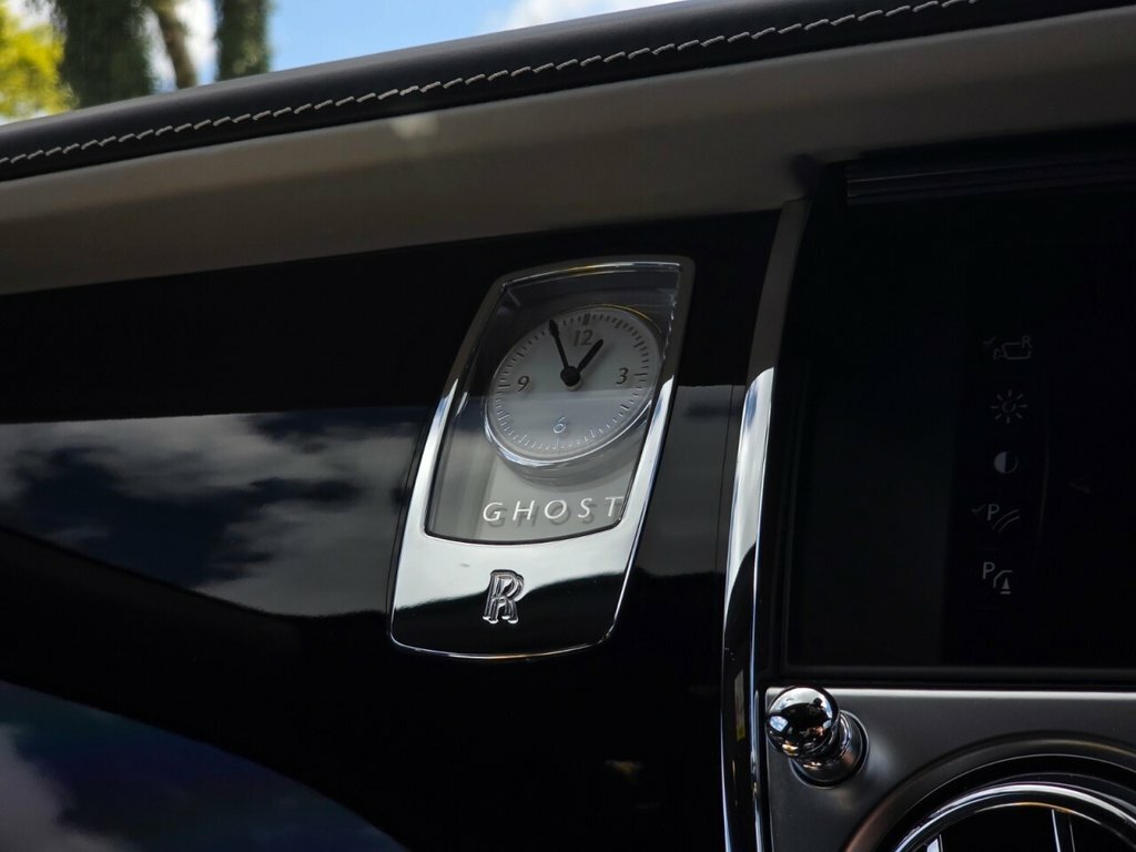 Rolls-Royce Ghost V12 Ewb White #43