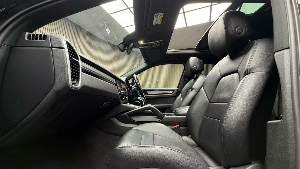 Porsche Cayenne Suv 3.0T V6 Tiptronics 4Wd Euro 6 Ss 2018 Black #3