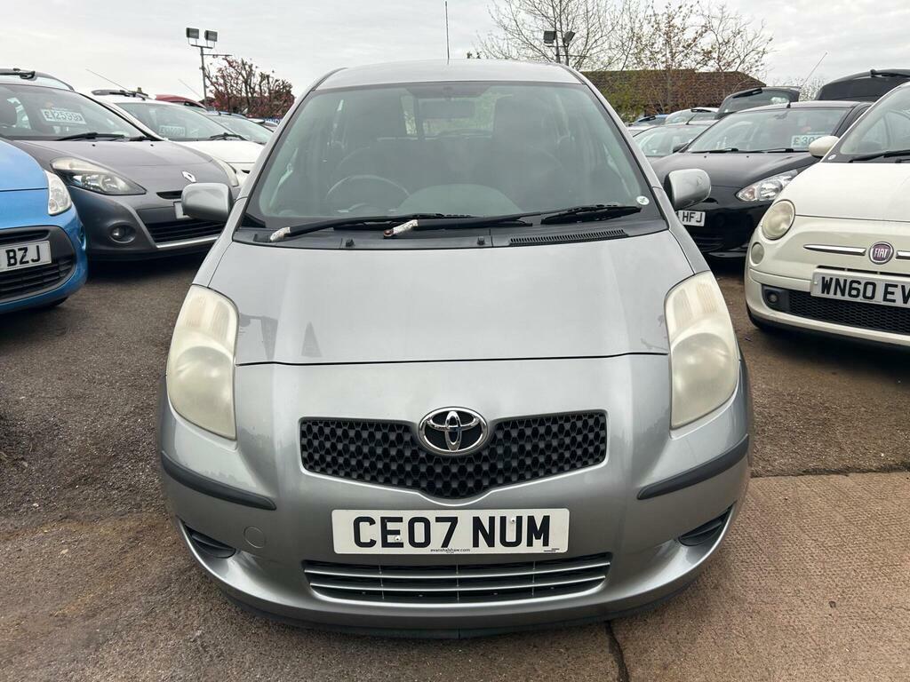 Toyota Yaris 1.3 Vvt-i Zinc Silver #2