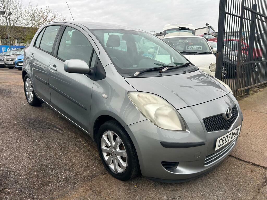 Toyota Yaris 1.3 Vvt-i Zinc Silver #3