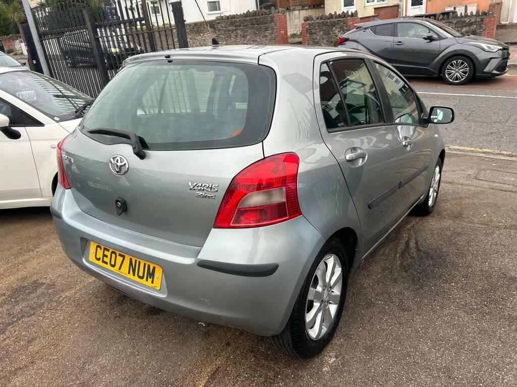 Toyota Yaris 1.3 Vvt-i Zinc Silver #6