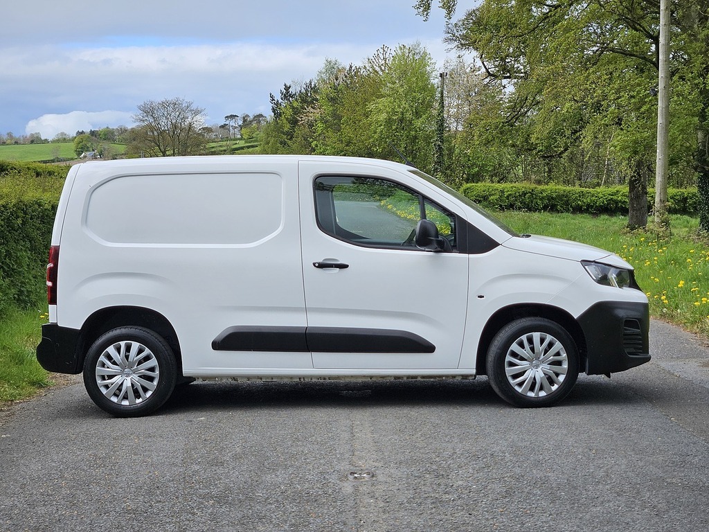 Peugeot Partner 1.5 Bluehdi 1000 Professional Standard Panel Van 5 NV20CZD White #5