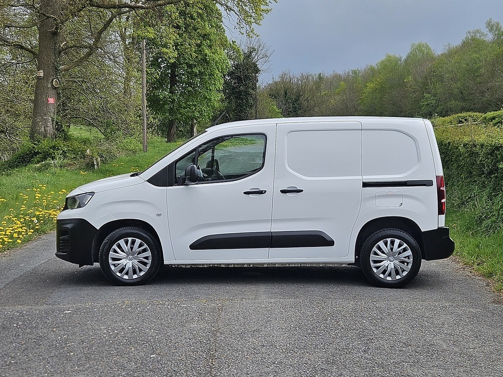 Peugeot Partner 1.5 Bluehdi 1000 Professional Standard Panel Van 5 NV20CZD White #6