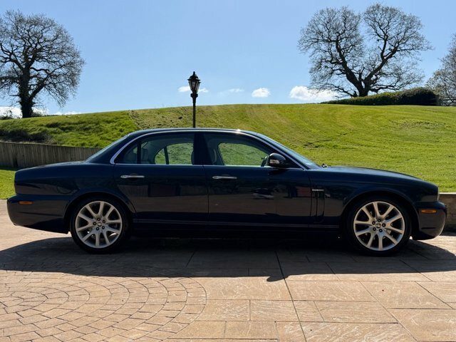 Jaguar XJ 2009 3.0 V6 Sovereign Saloon Blue #3