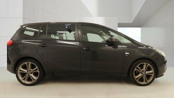 Vauxhall Zafira Tourer 2016 1.6 Cdti Ecoflex Sri Mpv Eu BX16KRO Black #3