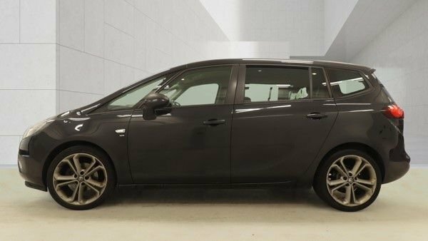 Vauxhall Zafira Tourer 2016 1.6 Cdti Ecoflex Sri Mpv Eu BX16KRO Black #4
