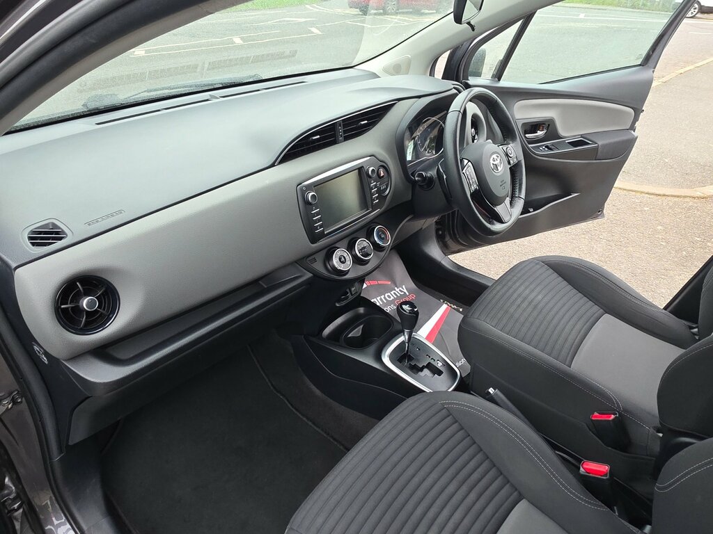 Toyota Yaris 1.5 Vvt-i Icon Tech Hatchback Cvt Euro KF19PDZ Grey #6