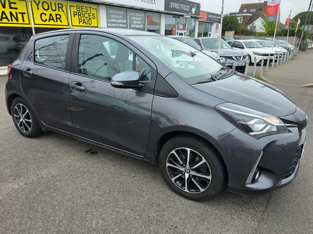 Toyota Yaris 1.5 Vvt-i Icon Tech Hatchback Cvt Euro Grey