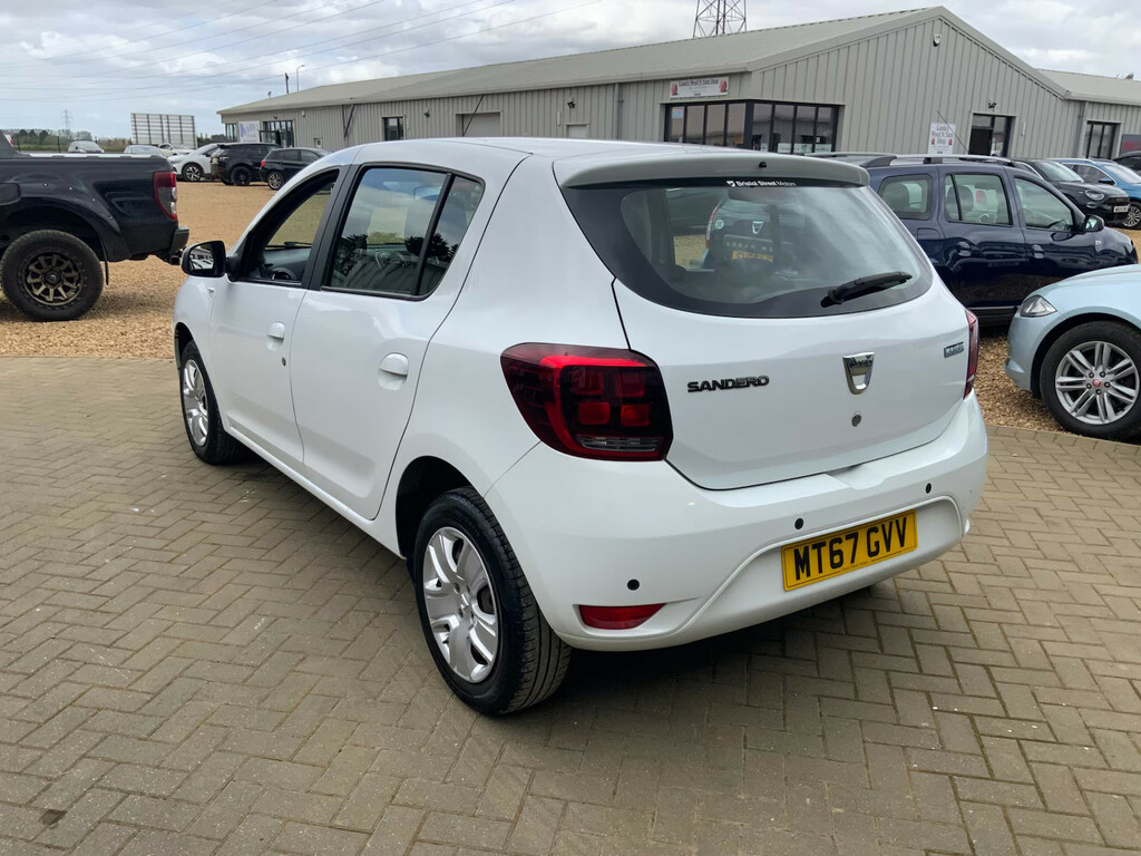 Dacia Sandero 0.9 Tce Laureate Hatchback MT67GVV White #3