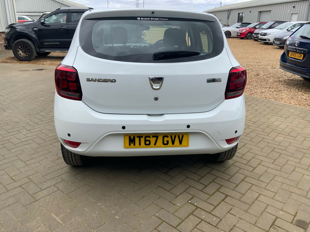 Dacia Sandero 0.9 Tce Laureate Hatchback MT67GVV White #5
