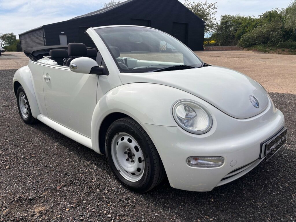 Volkswagen Beetle 1.4 16V Cabriolet Euro 4 75 Ps White